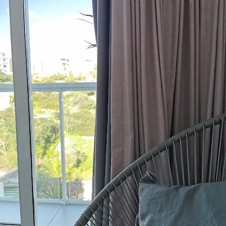 Ferienhaus Duplex Maisonette With Heated P-pool And Jacuzzi San Ġiljan