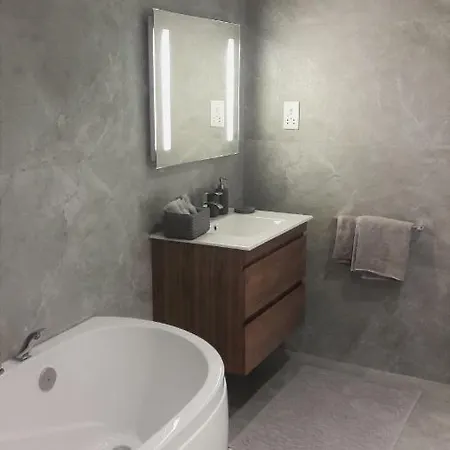 Dom wakacyjny Duplex Maisonette With Heated P-pool And Jacuzzi St. Julian's