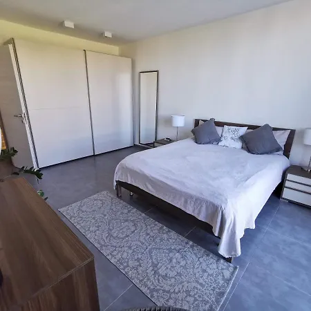 Duplex Maisonette With Heated P-pool And Jacuzzi Vakantiehuis *