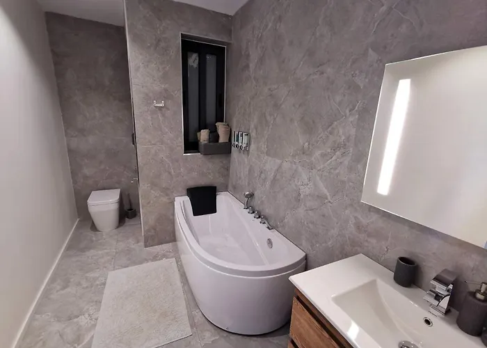 Duplex Maisonette With Heated P-pool And Jacuzzi