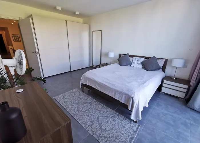 Duplex Maisonette With Heated P-pool And Jacuzzi Vakantiehuis *